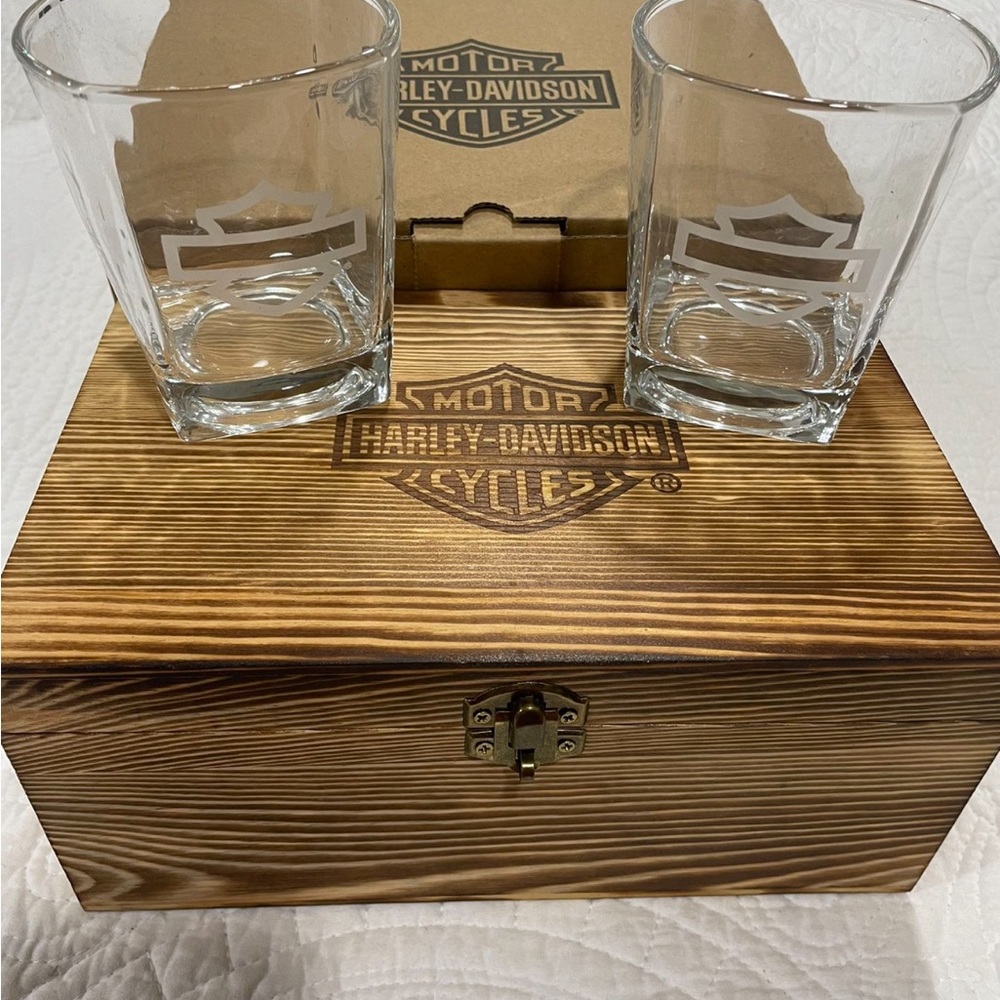 HARLEY DAVIDSON HIGH BALL GLASSES SET ENGRAVED LOGO WOODEN BOX SET - Picture 2 of 5